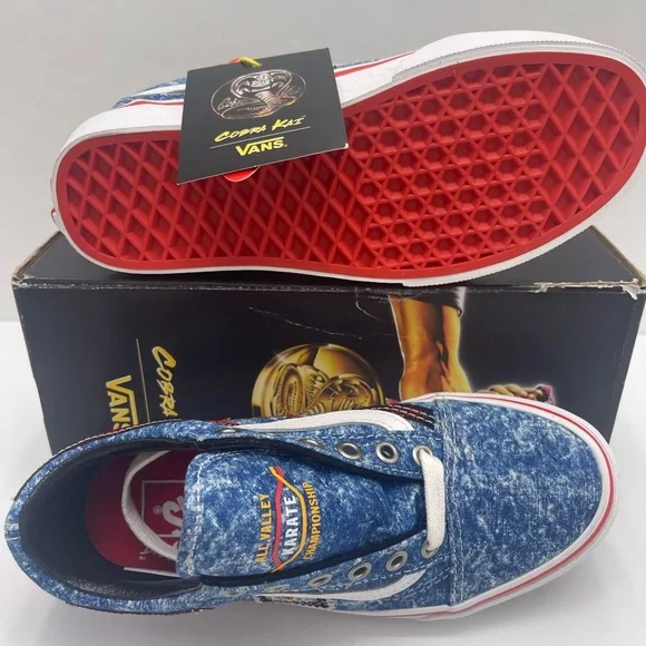 Vans Man’s Old Skool
Cobra Kai Multi/True White Sneakers
VN0A3WKT6GL - Picture 14 of 16